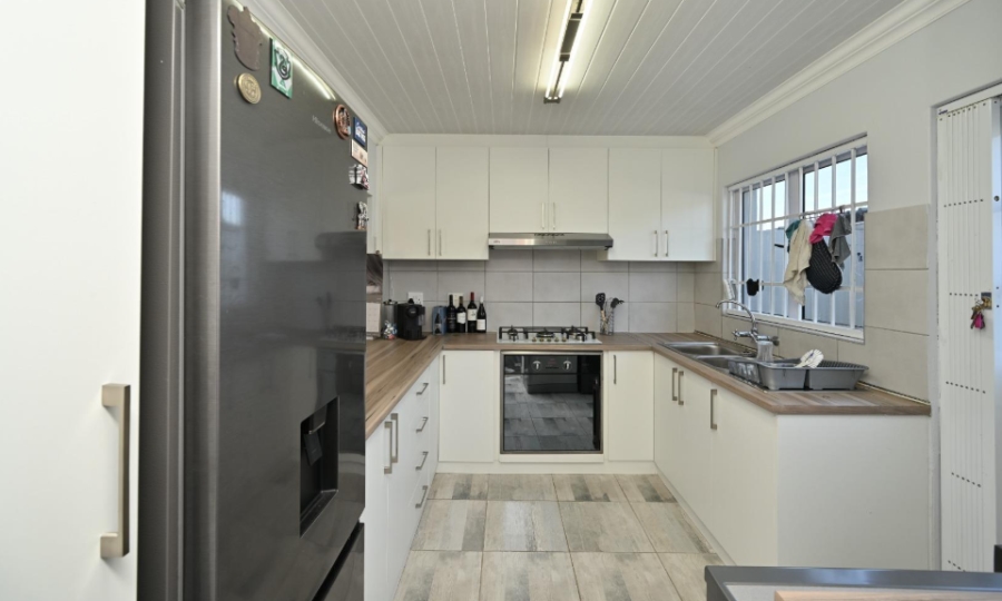 3 Bedroom Property for Sale in Table View Western Cape